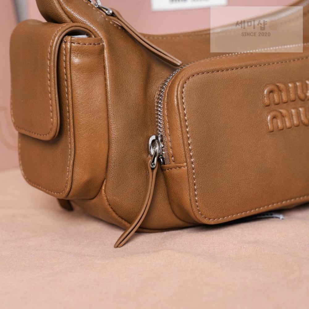 Miu Miu Miu Miu Nappa Leather Pocket Bag 5번 이미지