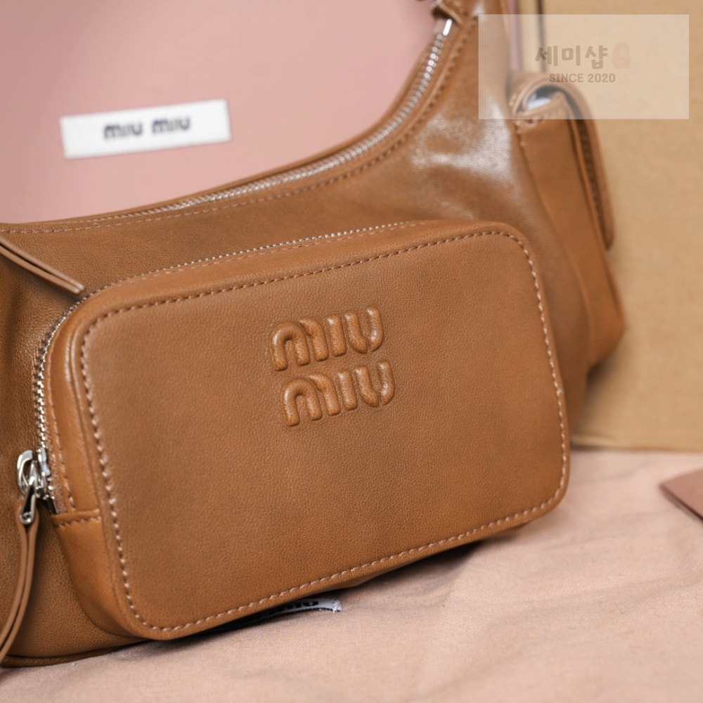 Miu Miu Miu Miu Nappa Leather Pocket Bag 8번 이미지
