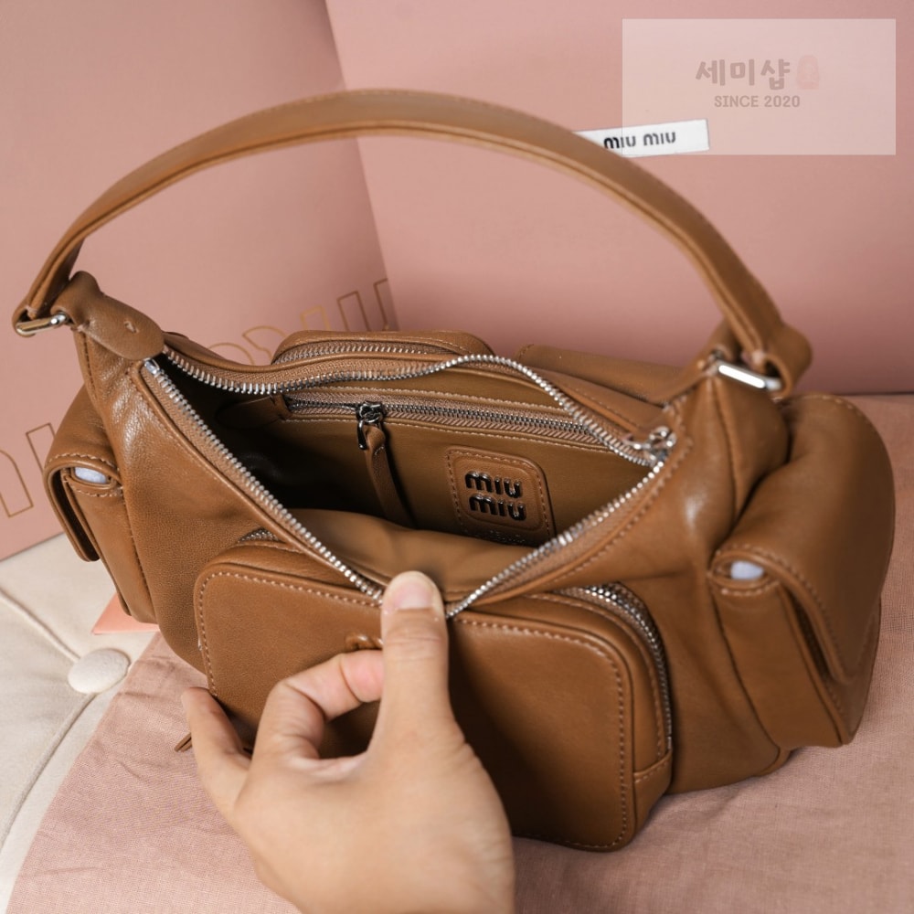 Miu Miu Miu Miu Nappa Leather Pocket Bag 7번 이미지