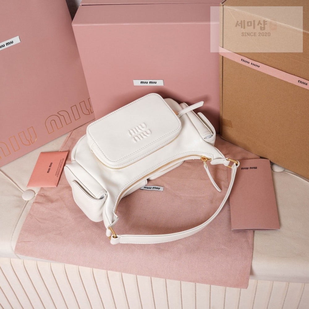 Miu Miu Miu Miu Nappa Leather Pocket Bag 4번 이미지