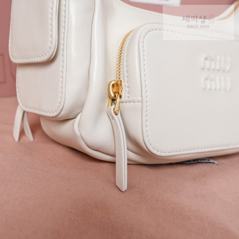 Miu Miu Miu Miu Nappa Leather Pocket Bag 6번 이미지