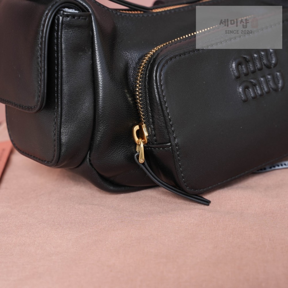 Miu Miu Miu Miu Nappa Leather Pocket Bag 3번 이미지