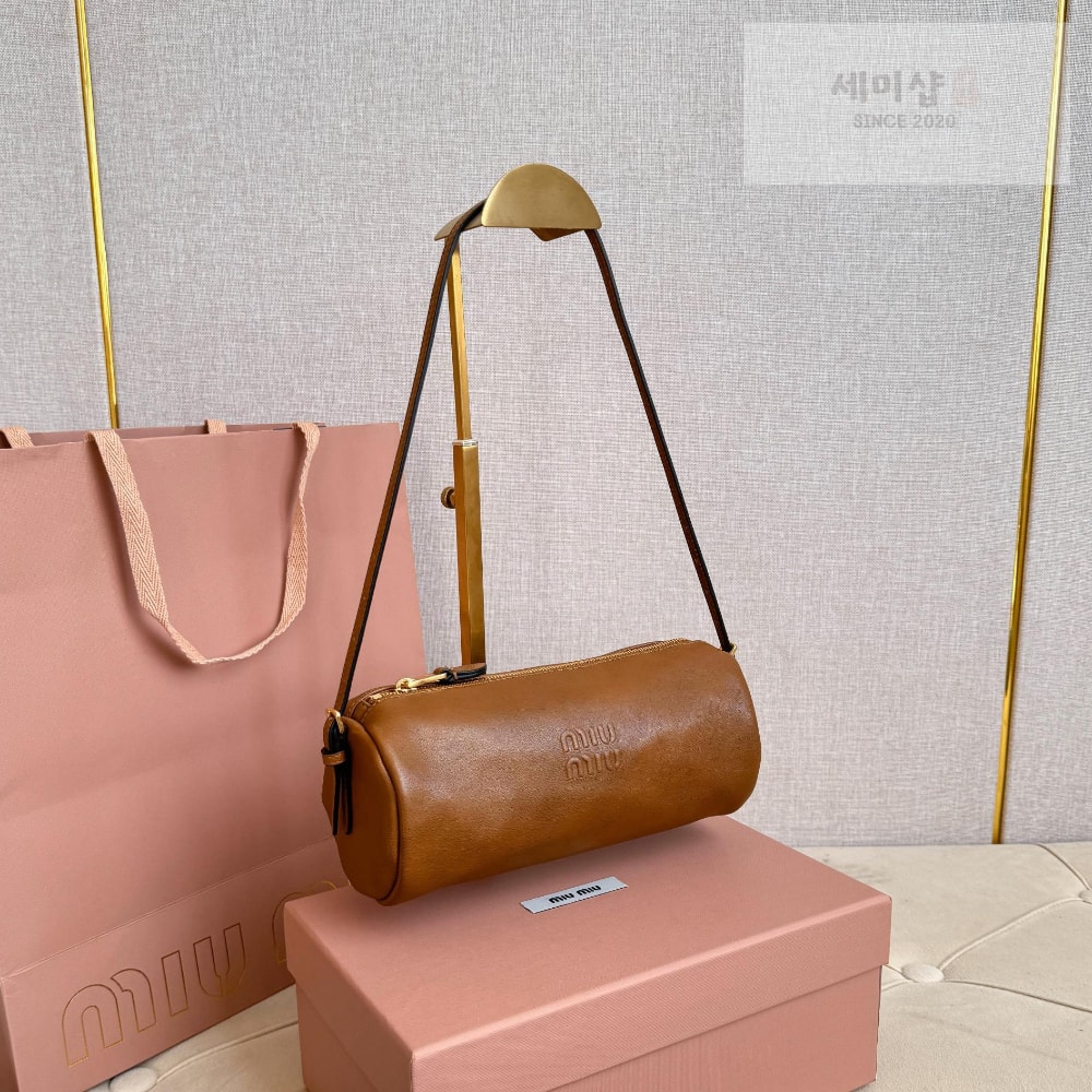 Miu Miu Miu Miu Nappa Leather Pouch Bag 2번 이미지
