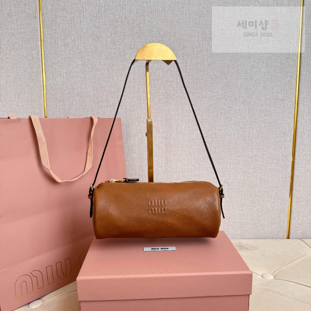 Miu Miu Miu Miu Nappa Leather Pouch Bag 3번 이미지
