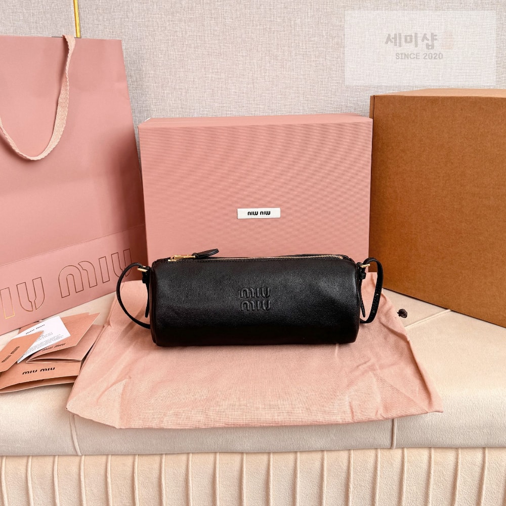 Miu Miu Miu Miu Nappa Leather Pouch Bag 1번 이미지