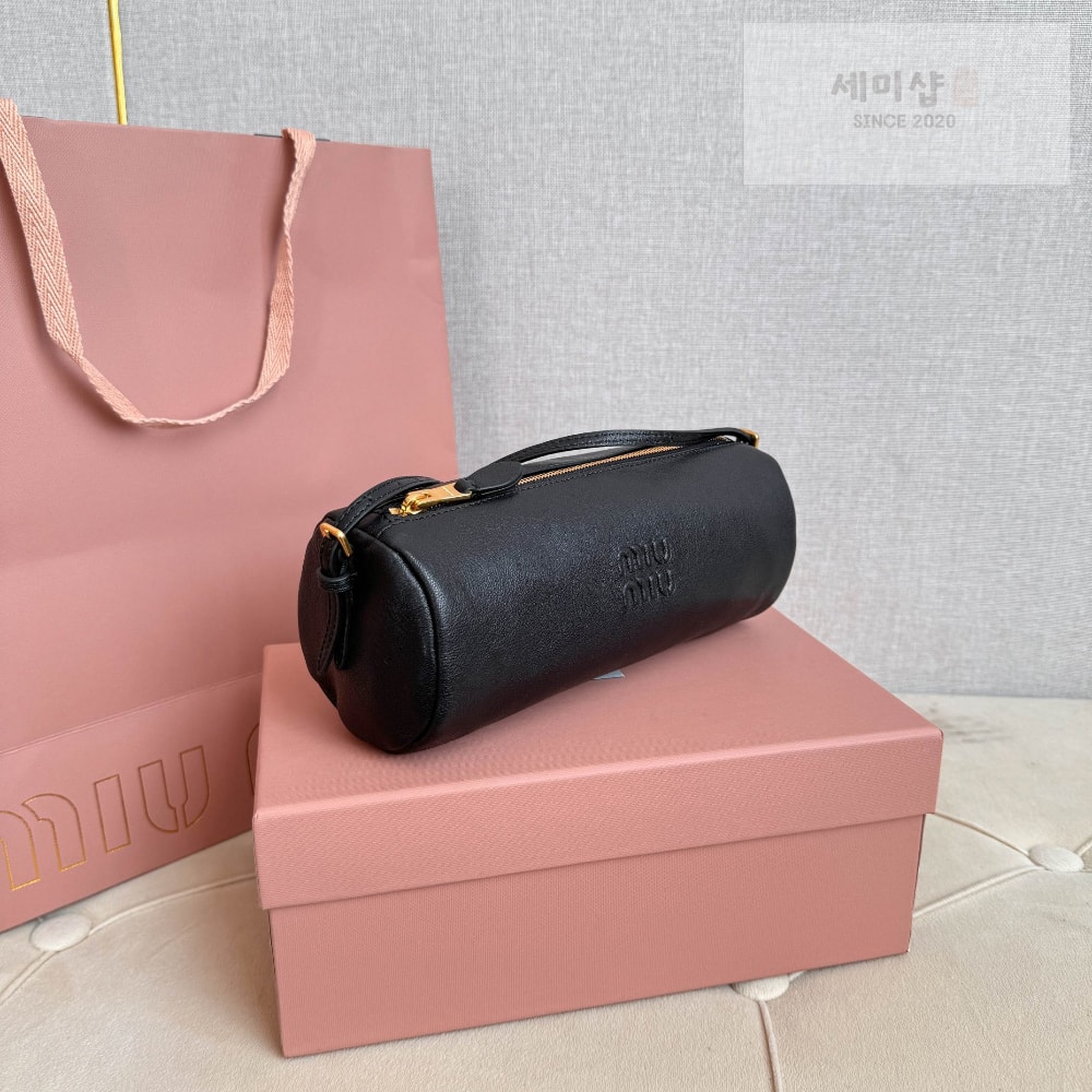 Miu Miu Miu Miu Nappa Leather Pouch Bag 2번 이미지