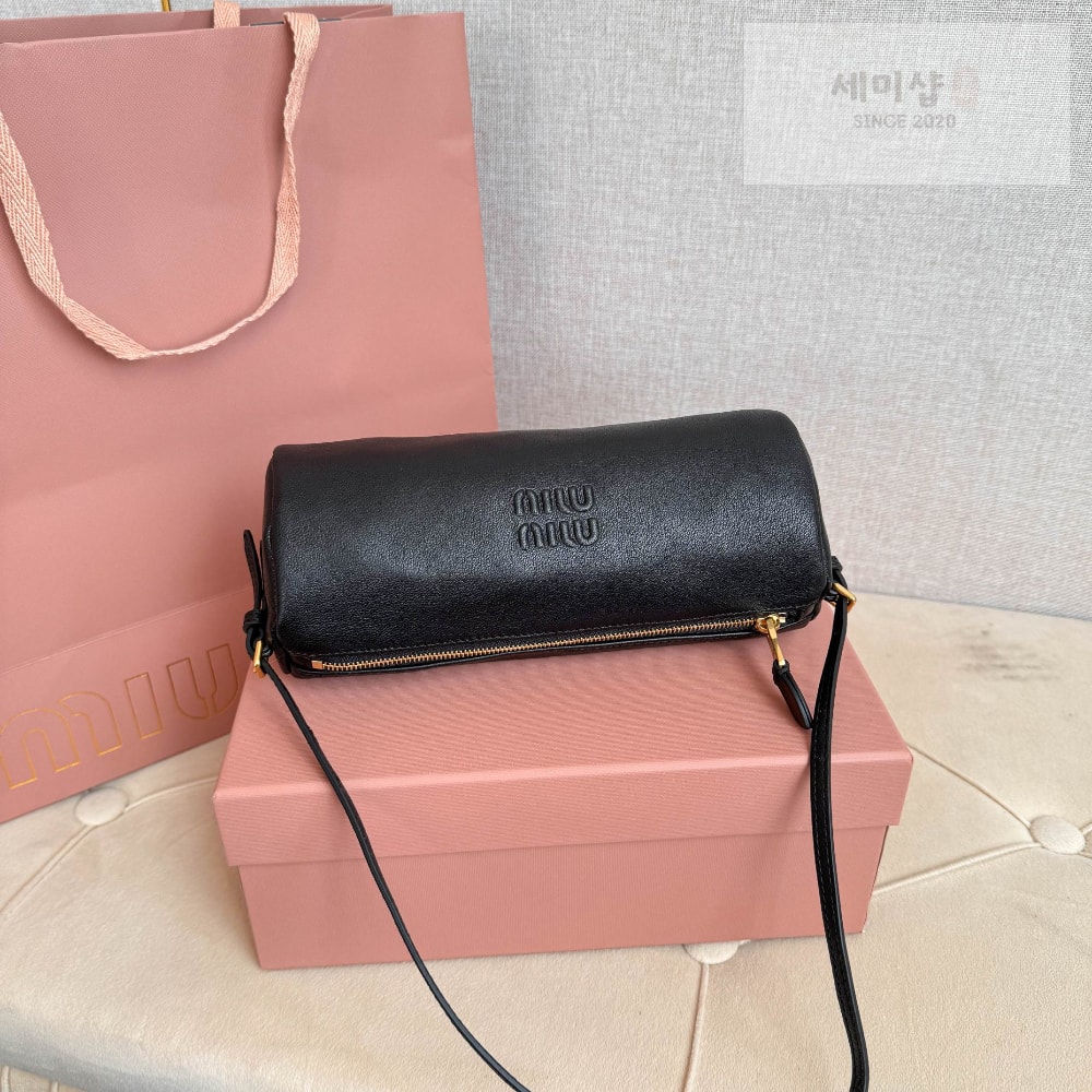 Miu Miu Miu Miu Nappa Leather Pouch Bag 4번 이미지