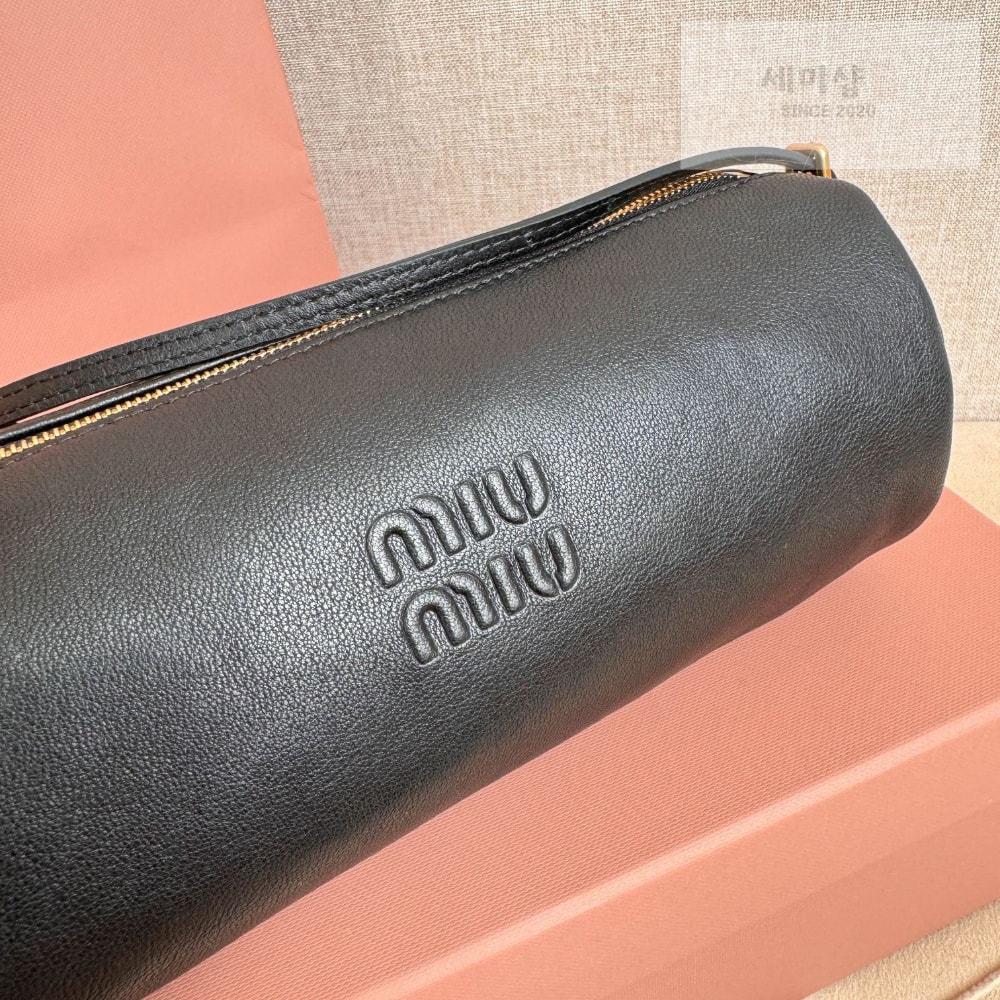 Miu Miu Miu Miu Nappa Leather Pouch Bag 5번 이미지