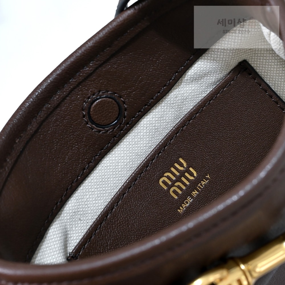 Miu Miu Miu Miu Nappa Leather Pouch Bag 17번 이미지