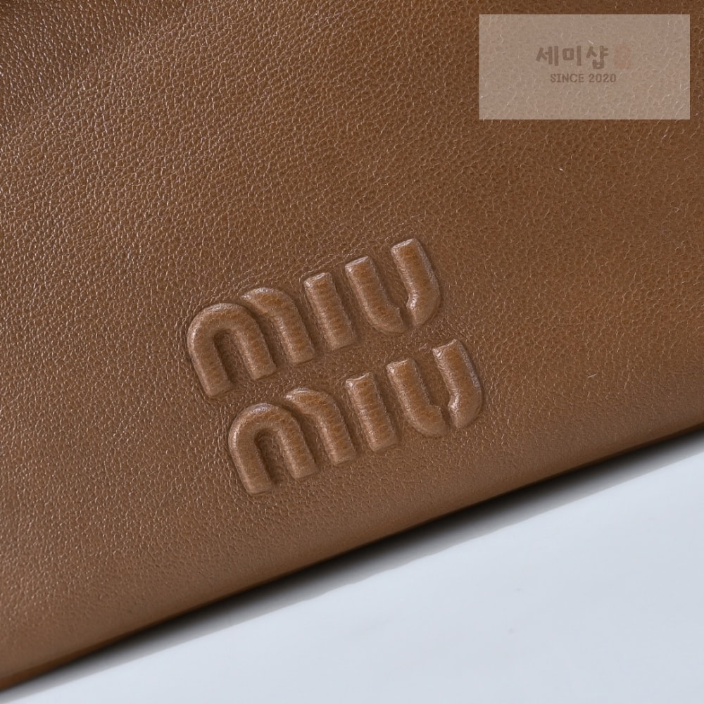 Miu Miu Miu Miu Nappa Leather Pouch Bag 21번 이미지