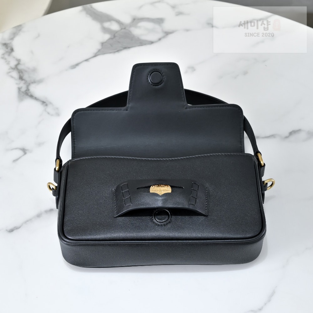 Miu Miu Miu Miu Penny Leather Bag 9번 이미지