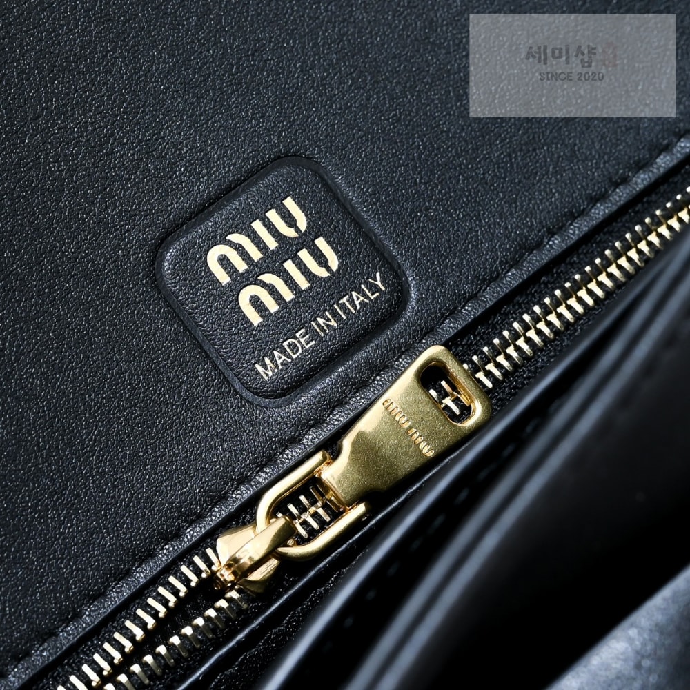 Miu Miu Miu Miu Penny Leather Bag 8번 이미지