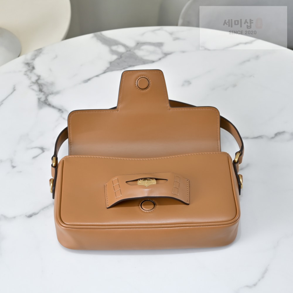 Miu Miu Miu Miu Penny Leather Bag 4번 이미지