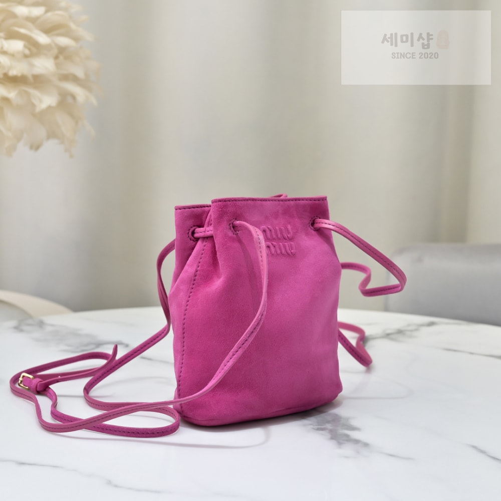 Miu Miu Miu Miu Suede Pouch Bag 3번 이미지