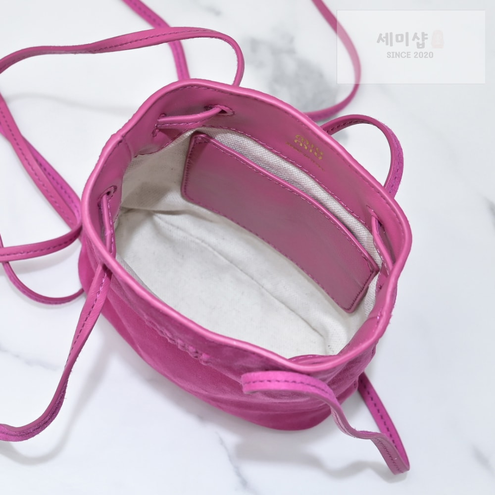 Miu Miu Miu Miu Suede Pouch Bag 8번 이미지