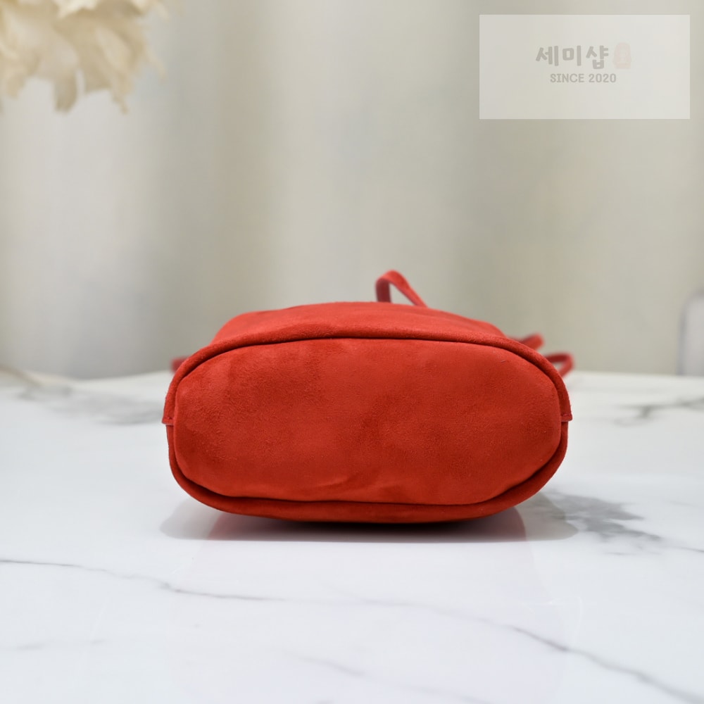 Miu Miu Miu Miu Suede Pouch Bag 17번 이미지