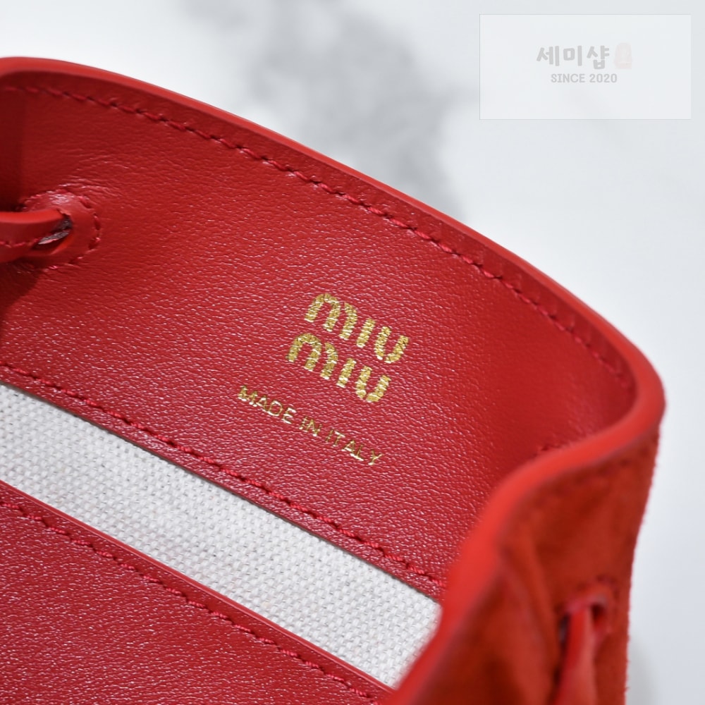 Miu Miu Miu Miu Suede Pouch Bag 16번 이미지
