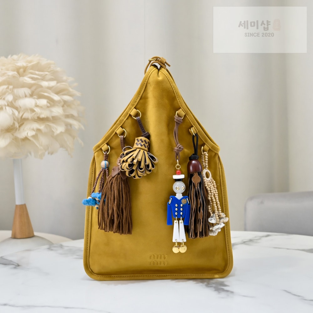Miu Miu Miu Miu Suede With Trick Bag 1번 이미지