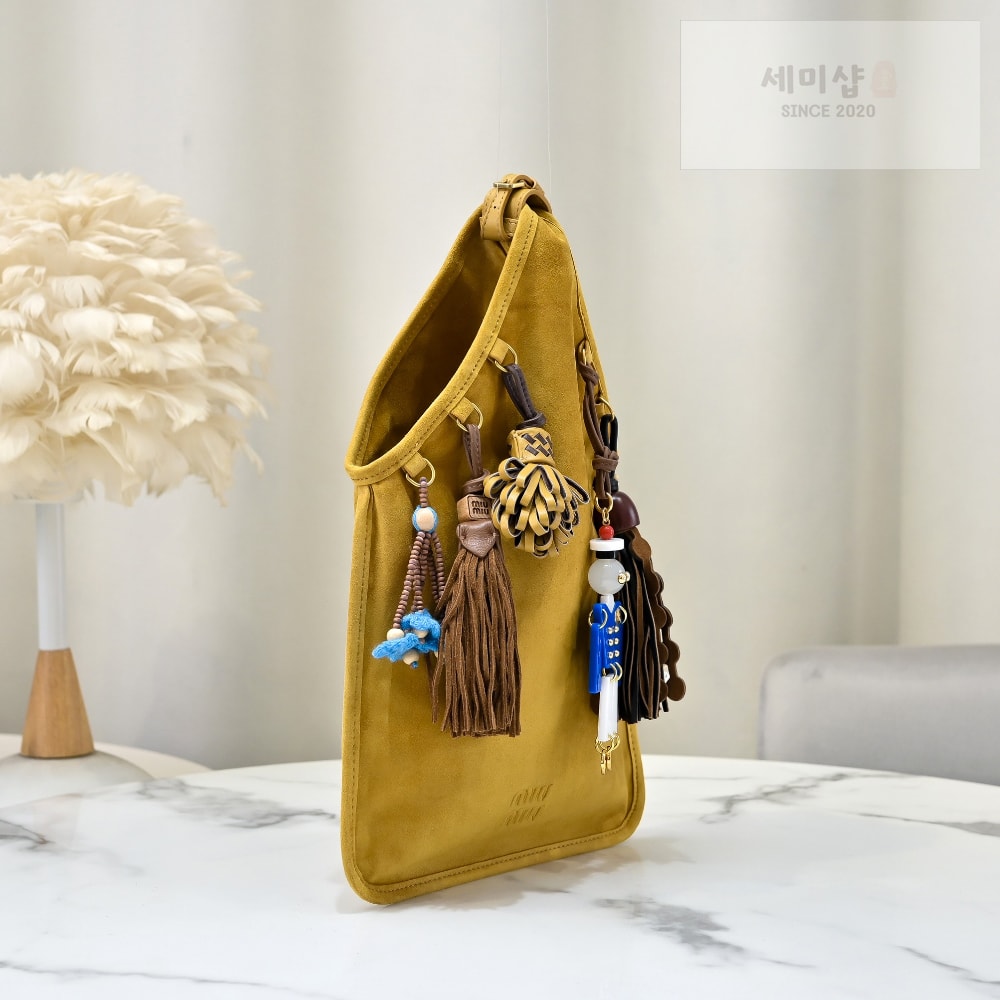 Miu Miu Miu Miu Suede With Trick Bag 3번 이미지