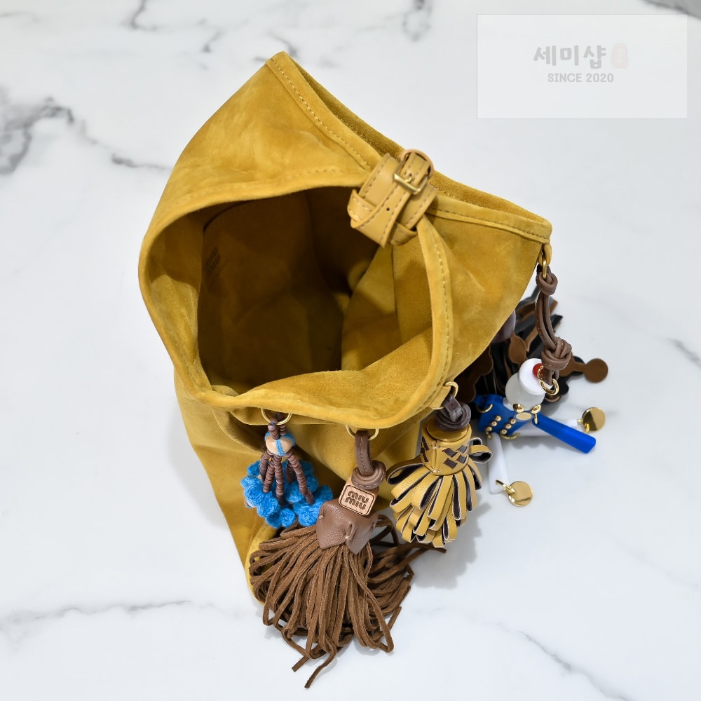 Miu Miu Miu Miu Suede With Trick Bag 7번 이미지