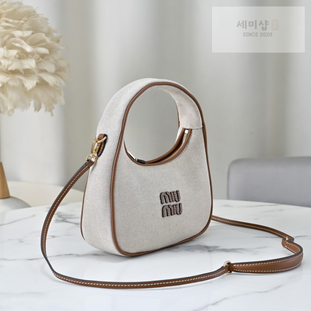 Miu Miu Miu Miu Wander Canvas And Leather Bag 3번 이미지
