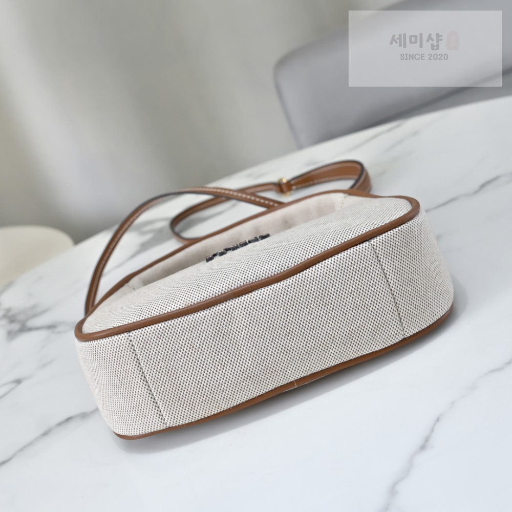 Miu Miu Miu Miu Wander Canvas And Leather Bag 4번 이미지
