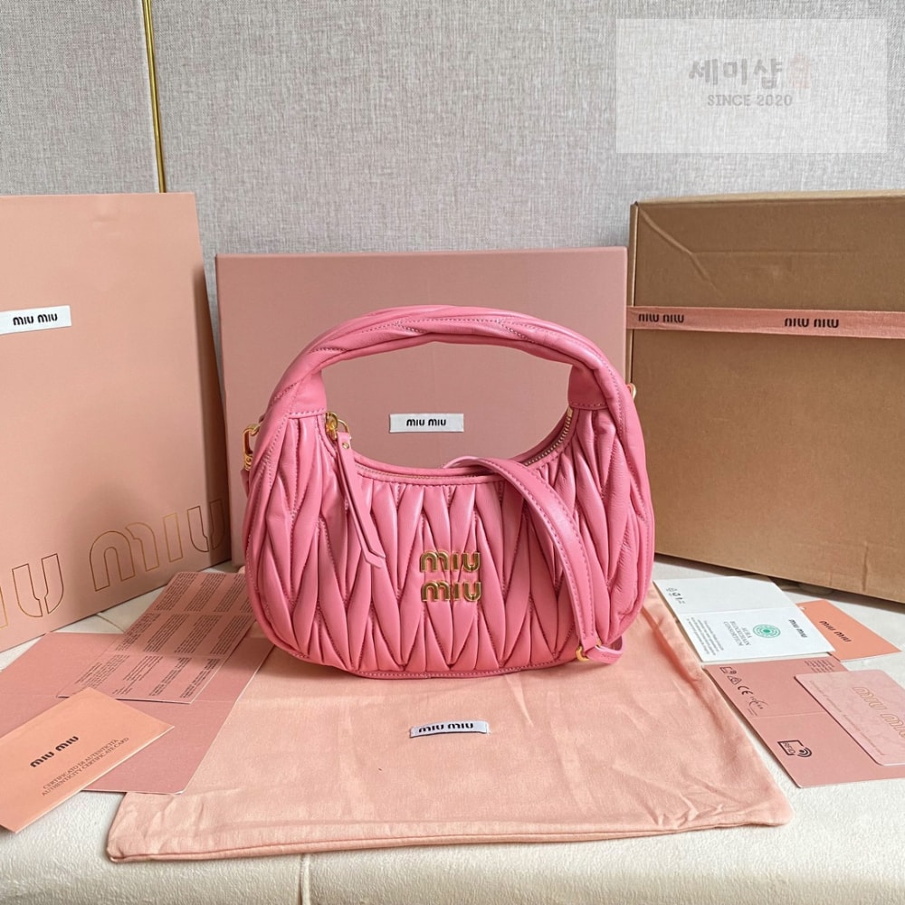 Miu Miu Miu Miu Wander Matelasse Nappa Leather Hobo Bag 1번 이미지