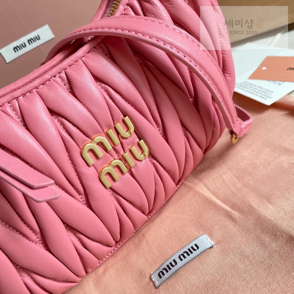 Miu Miu Miu Miu Wander Matelasse Nappa Leather Hobo Bag 5번 이미지