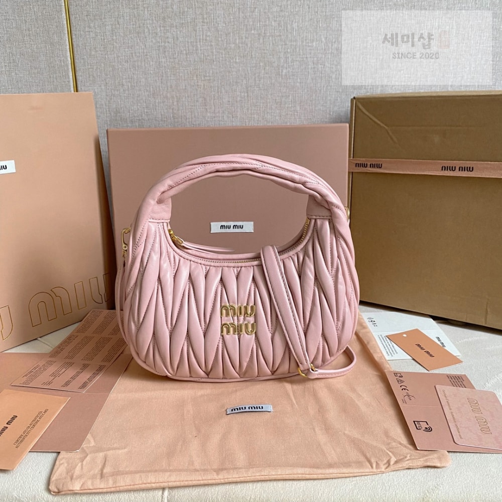 Miu Miu Miu Miu Wander Matelasse Nappa Leather Hobo Bag 7번 이미지