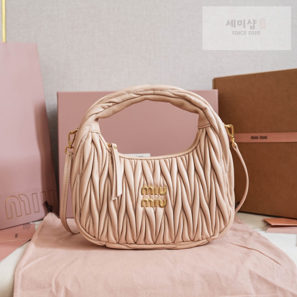 Miu Miu Miu Miu Wander Matelasse Nappa Leather Hobo Bag 1번 이미지