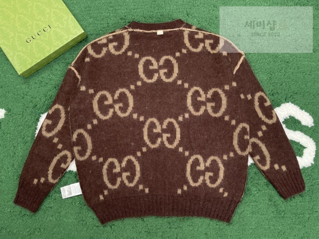 Gucci 구찌 리버서블 GG 모헤어 가디건 “4COLOR” 브라운 의류 3번 이미지
