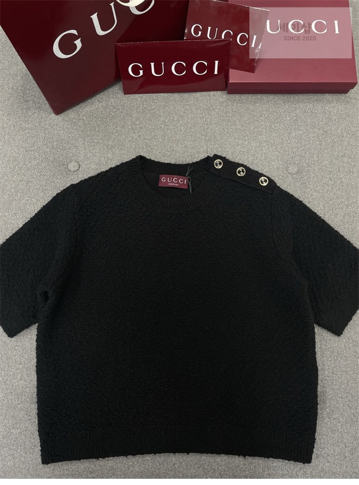 Gucci 구찌 울 부클레 인터로킹 G 버튼 반팔 니트 스웨터 의류 3번 이미지
