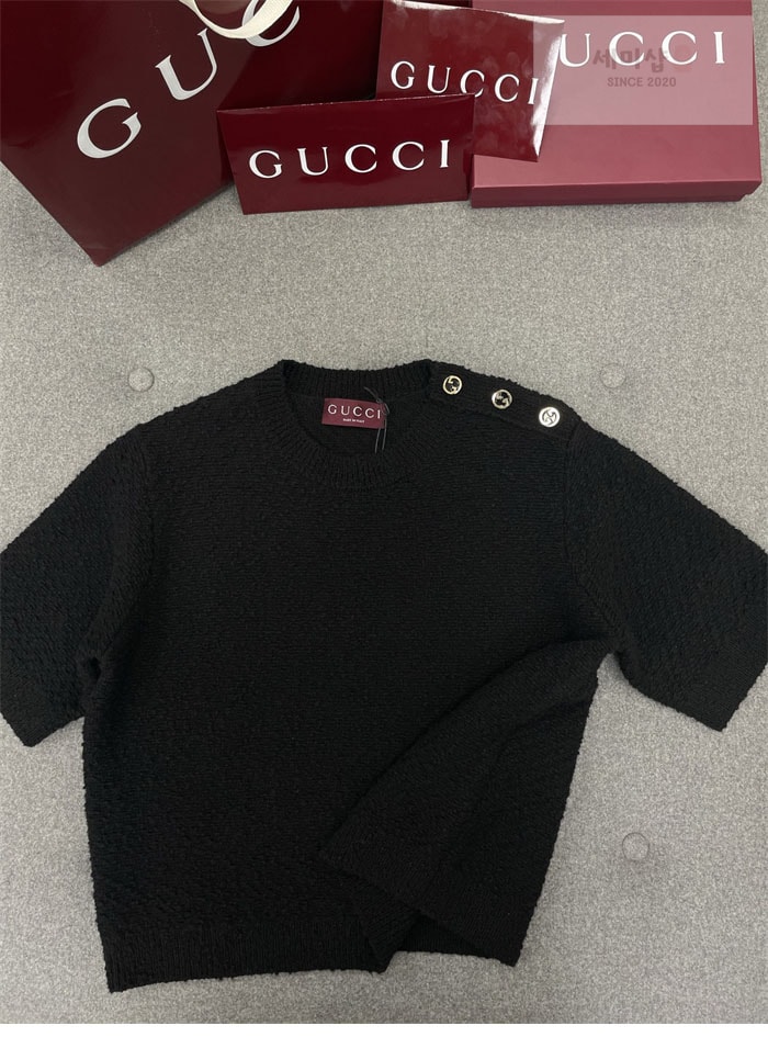 Gucci 구찌 울 부클레 인터로킹 G 버튼 반팔 니트 스웨터 의류 4번 이미지