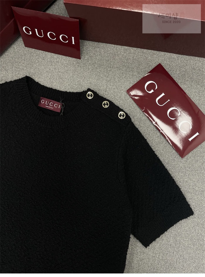 Gucci 구찌 울 부클레 인터로킹 G 버튼 반팔 니트 스웨터 의류 22번 이미지