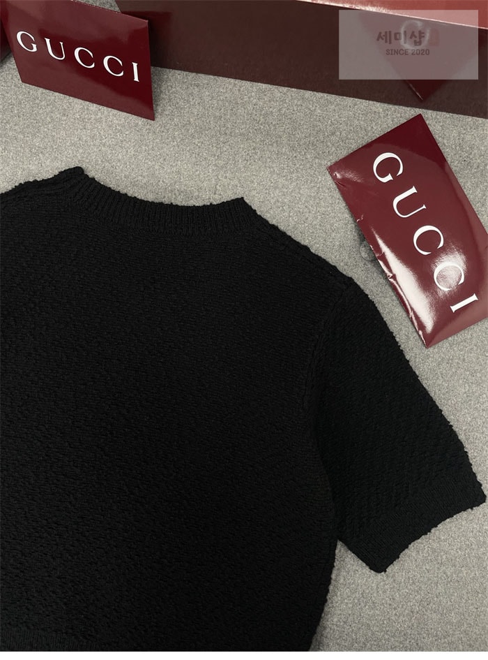 Gucci 구찌 울 부클레 인터로킹 G 버튼 반팔 니트 스웨터 의류 8번 이미지