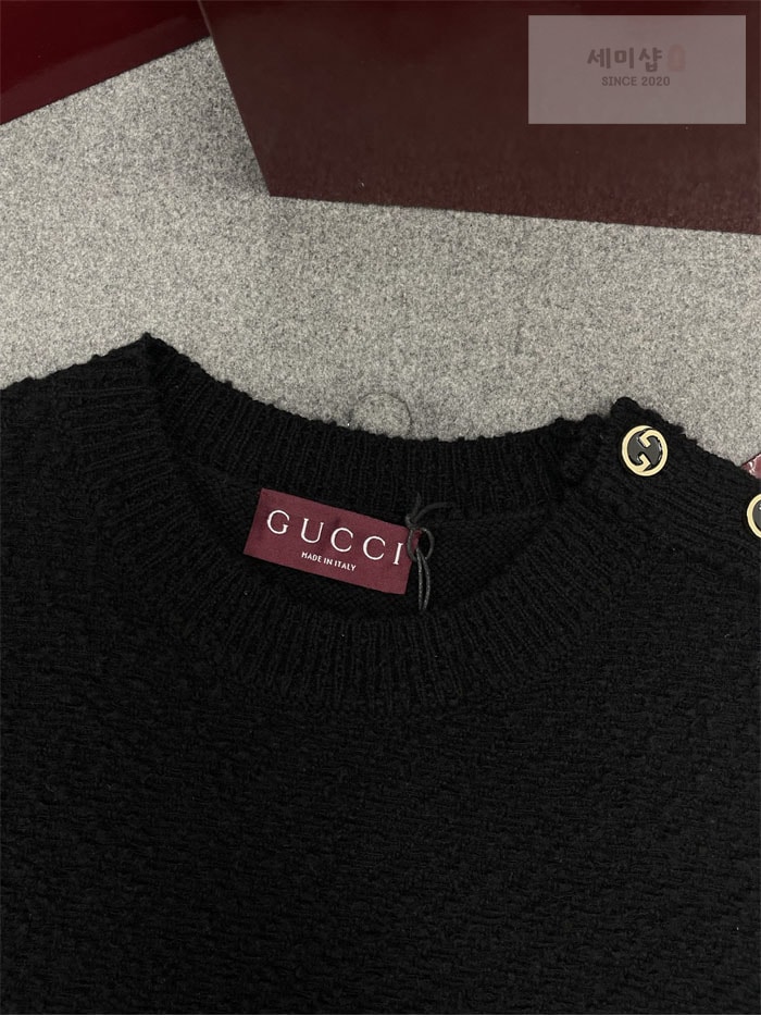 Gucci 구찌 울 부클레 인터로킹 G 버튼 반팔 니트 스웨터 의류 9번 이미지