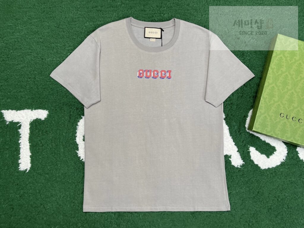 Gucci 구찌 위드 레트로 프린트 반팔 티셔츠 라이트 그레이 의류 8번 이미지