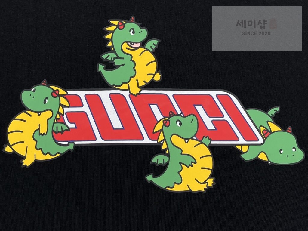 Gucci 구찌 24 SEASON NEW YEAR 시리즈 반팔 블랙 의류 6번 이미지