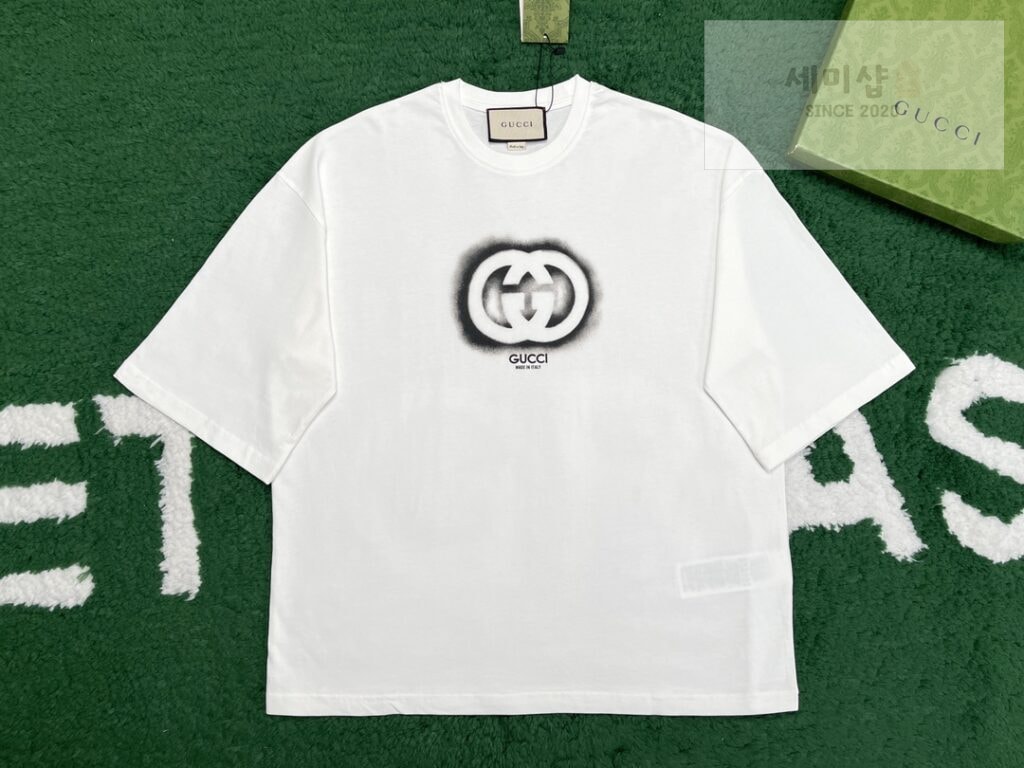 Gucci 구찌 24 SS 인터록킹 GG 프린트 반팔 화이트 의류 4번 이미지