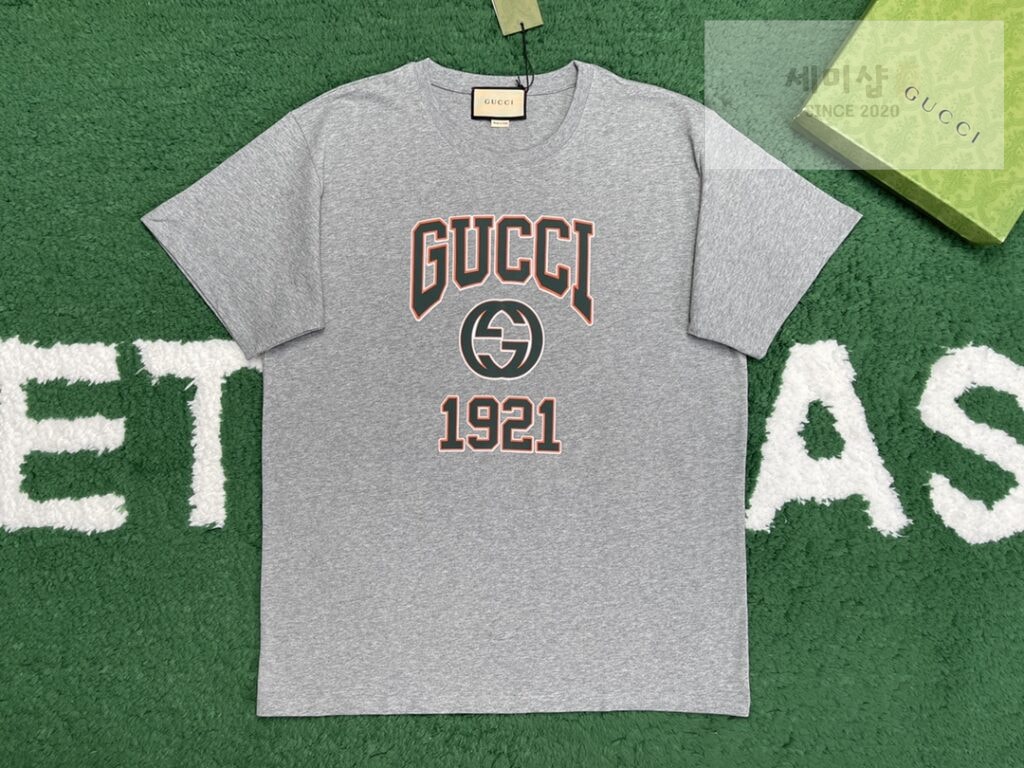 Gucci 구찌 24 SS GG 칼리지 프린트 반팔 그레이 의류 12번 이미지