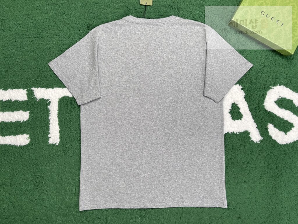 Gucci 구찌 24 SS GG 칼리지 프린트 반팔 그레이 의류 11번 이미지