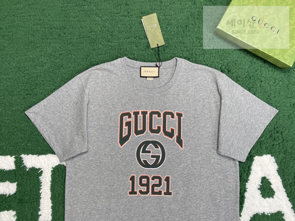 Gucci 구찌 24 SS GG 칼리지 프린트 반팔 그레이 의류 3번 이미지