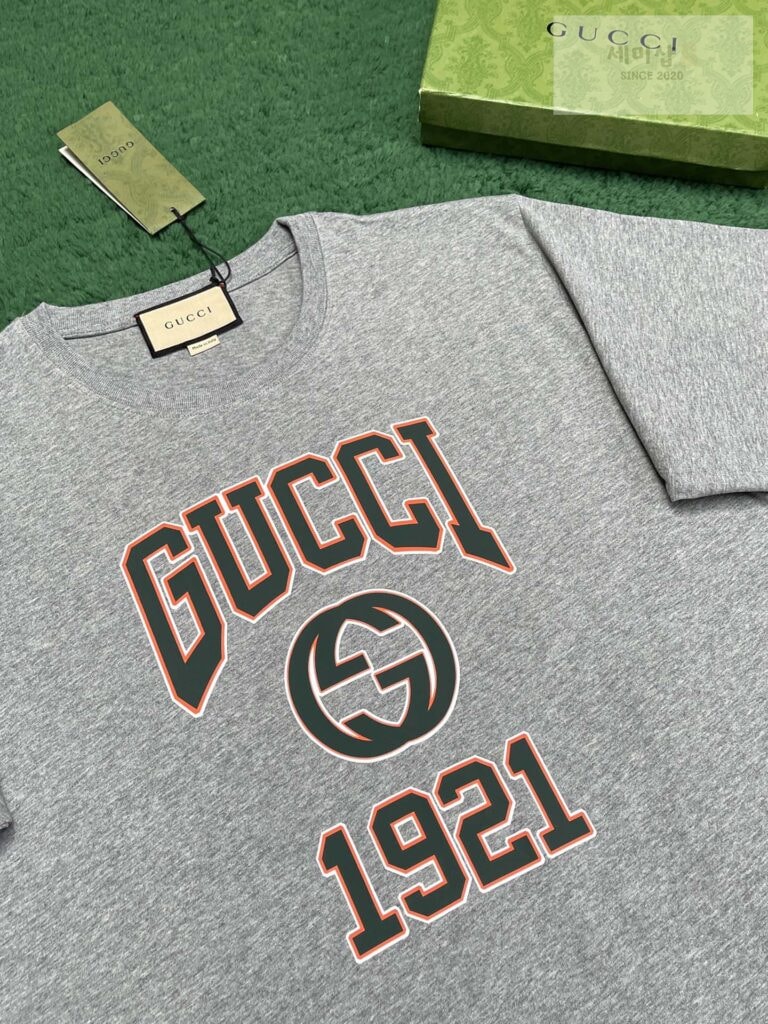 Gucci 구찌 24 SS GG 칼리지 프린트 반팔 그레이 의류 6번 이미지