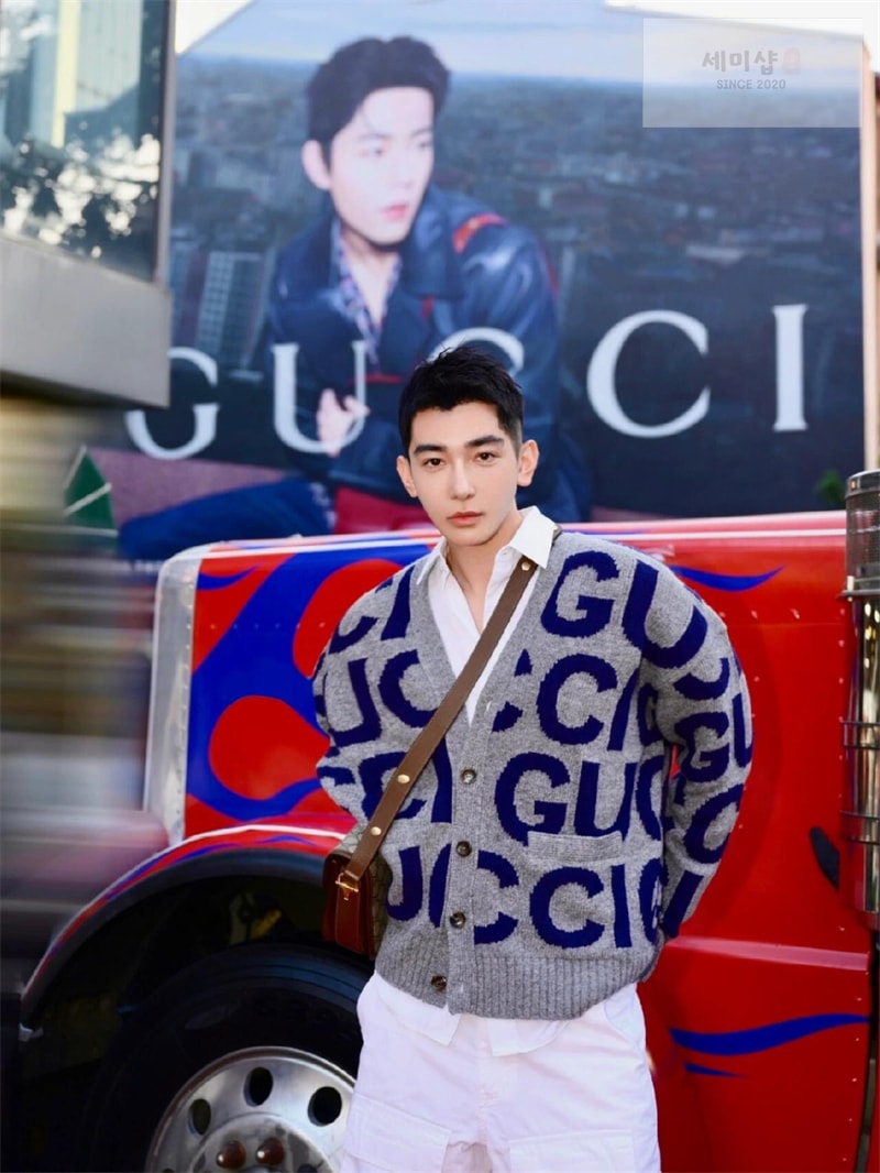 Gucci 구찌 GG로고 올오버 자카드 V넥 가디건 의류 3번 이미지
