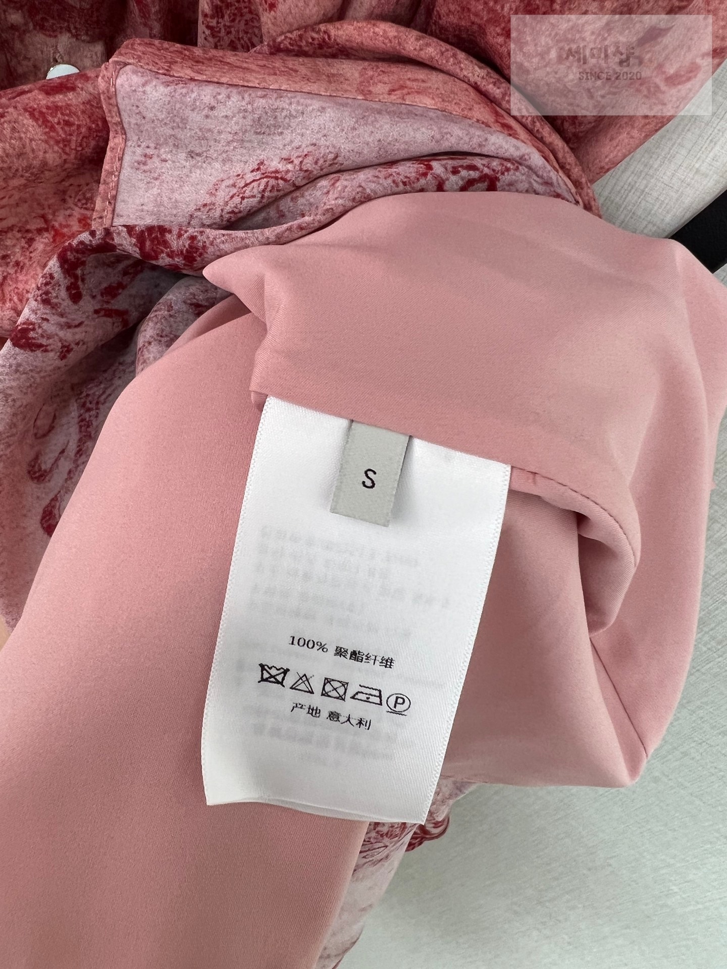 디올 디올 미드 렝스 벨티드 셔츠 드레스 레드 에크루 의류 7번 이미지
