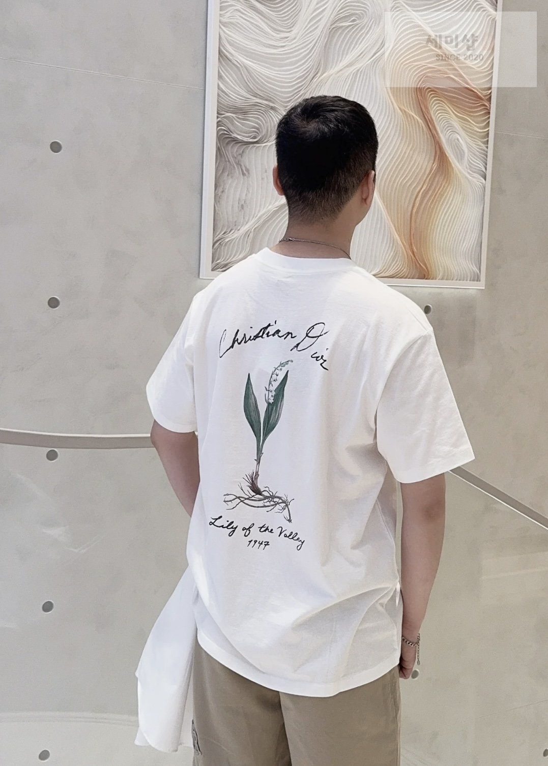 D I O R 디올 핸드라이팅 은방울꽃 캐주얼 핏 반팔 티셔츠 의류 2번 이미지