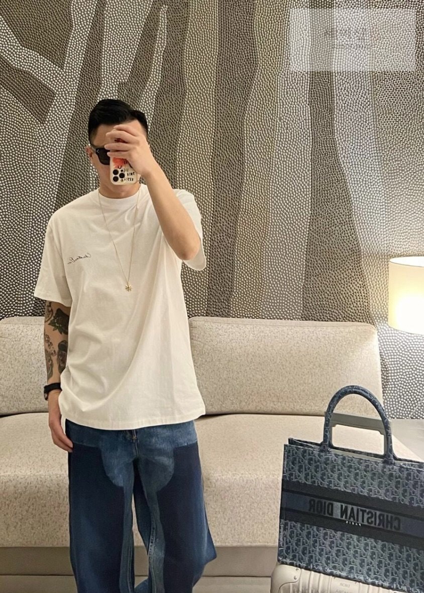 D I O R 디올 핸드라이팅 은방울꽃 캐주얼 핏 반팔 티셔츠 의류 3번 이미지