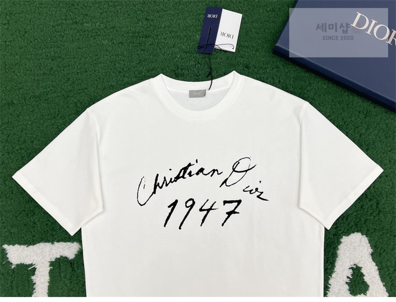 D I O R 디올 핸드라이팅 1947 크리스찬 디올 프린팅 캐주얼 핏 반팔 티셔츠 의류 5번 이미지
