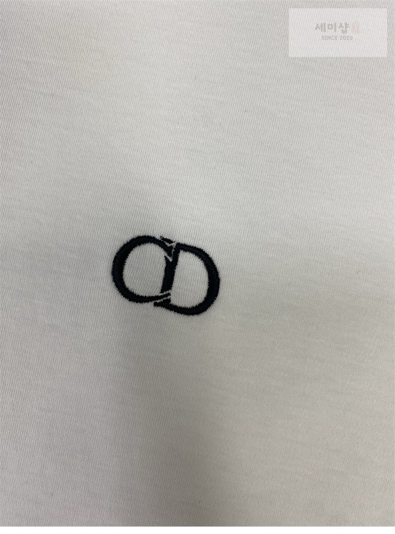 D I O R 디올 CD 아이콘 피티드 실루엣 반팔 티셔츠 의류 19번 이미지