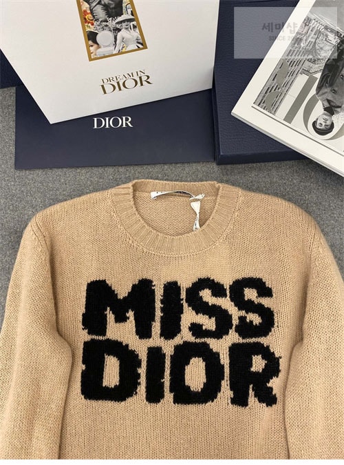 D I O R 디올 Miss Dior Graffiti 모티프 캐시미어 실크 스웨터 3컬러 의류 25번 이미지